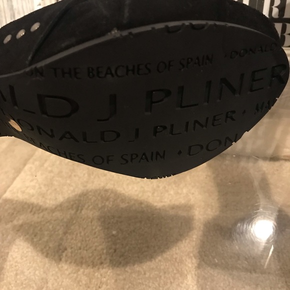 NWOT DonaldJ Pliner black suede platform slides - Picture 4 of 6